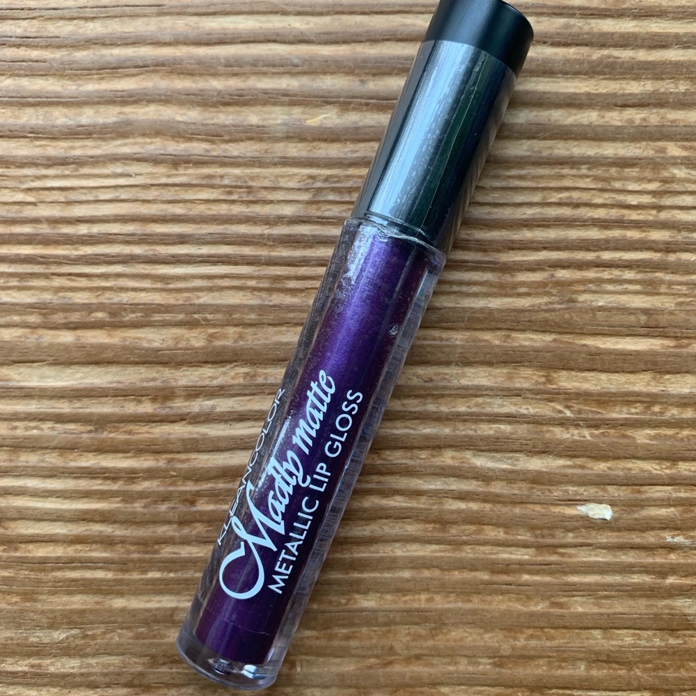 💰5/$25💰🎉HP🎉 New KleanColor Madly Matte Violet Haze Metallic Lipgloss